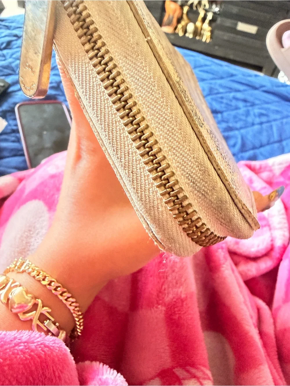 Louis Vuitton Damier Azur Zip Wallet in Light Beige and Cream